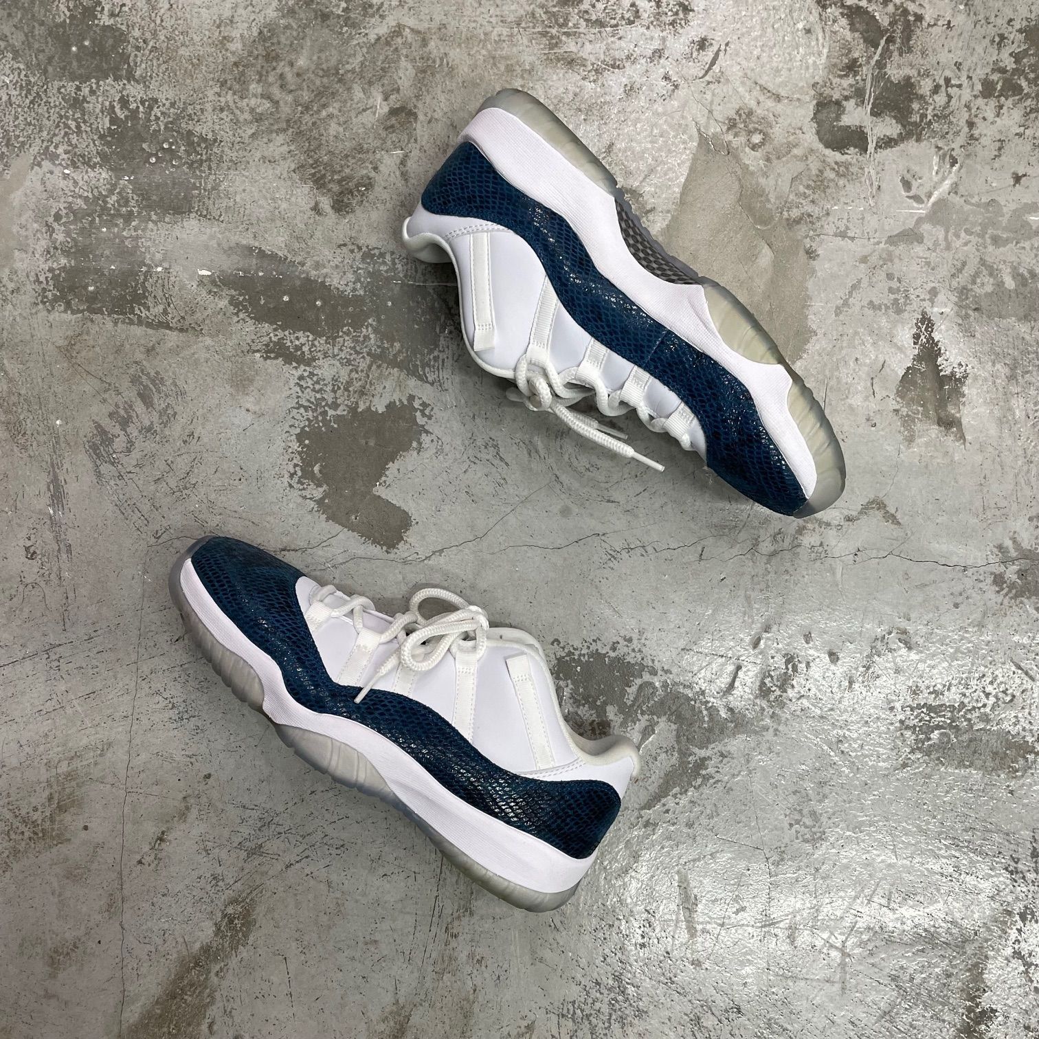 NIKE AIR JORDAN 11 RETRO LOW CD6846-102 エアジョーダン11 スネーキン スニーカー ナイキ 28cm  71456A1 - メルカリ