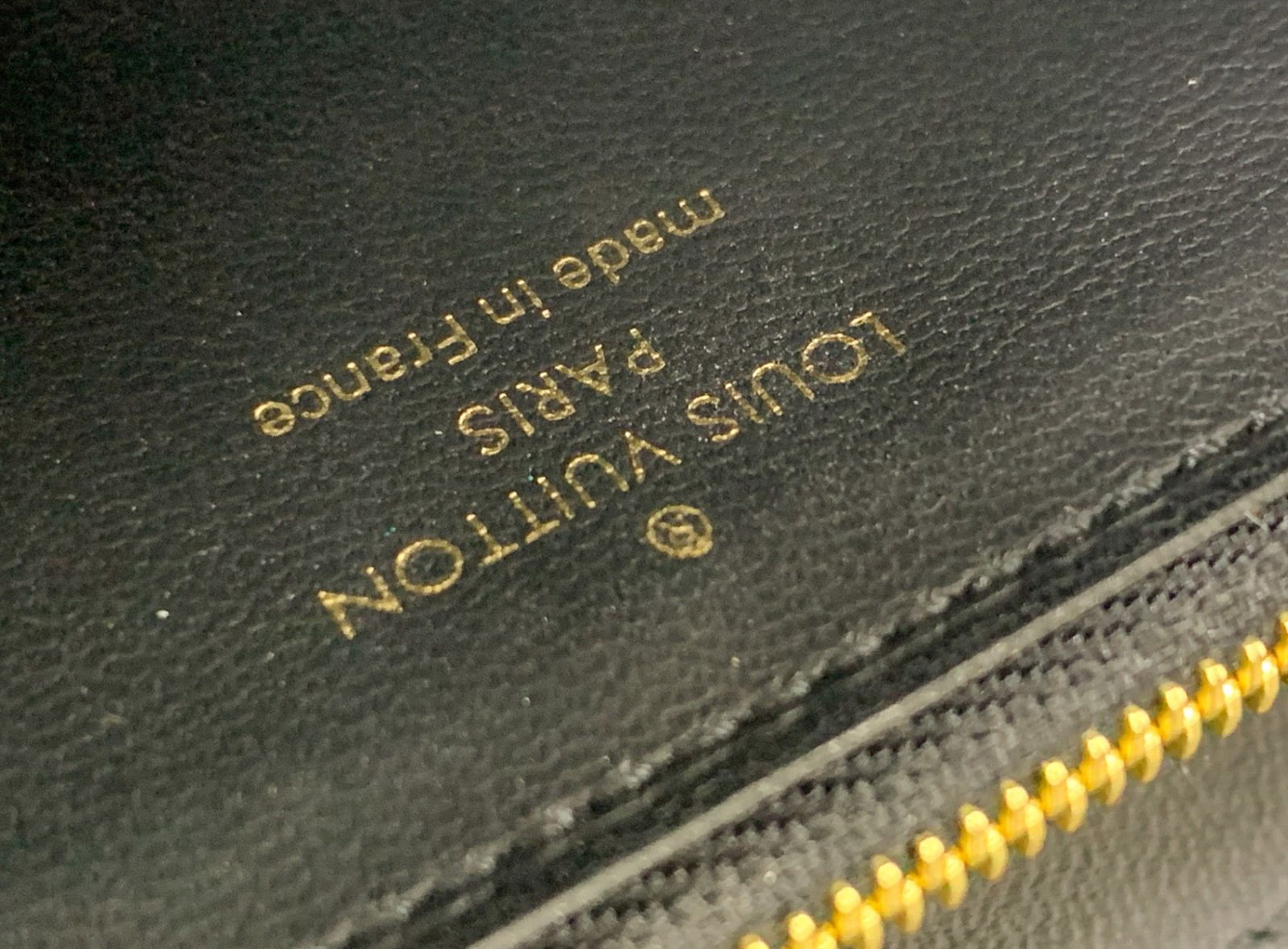 LOUIS VUITTON ルイヴィトン アイボリー ブラック 黒 LVアイコン  