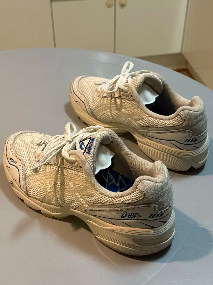 Asics アシックス