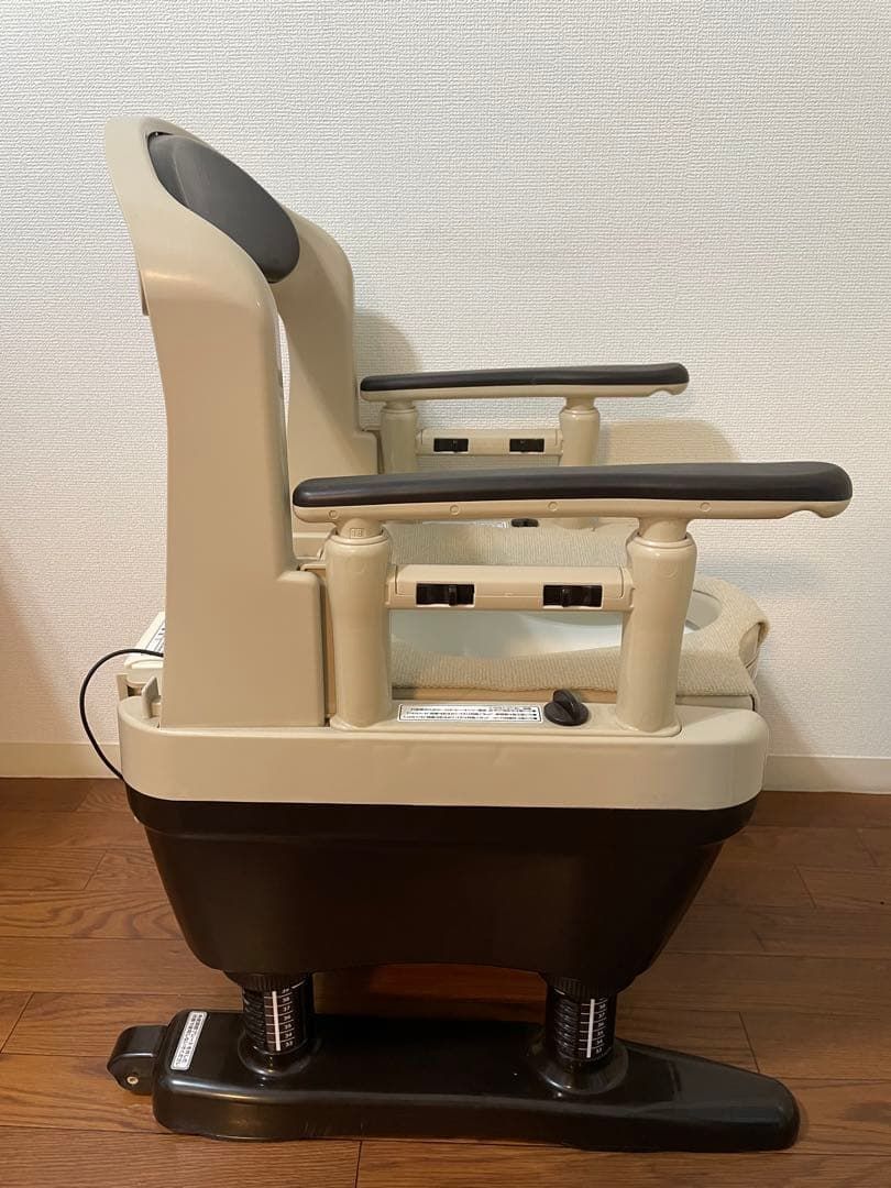 未使用品 アロン化成 安寿 ポータブルトイレ ジャスピタ 標準脱臭 533903 未使用品 アロン化成 安寿 ポータブルトイレ ジャスピタ 標準