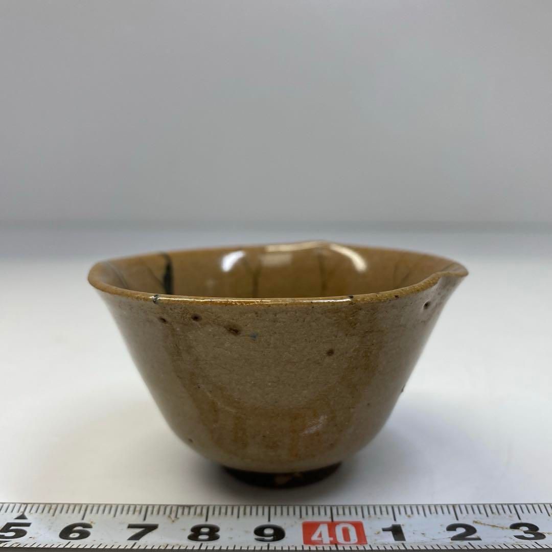 時代 唐津蓮図 上盃 タサチ 直径6.8㎝高さ3.9㎝ 東里6-0803 2F