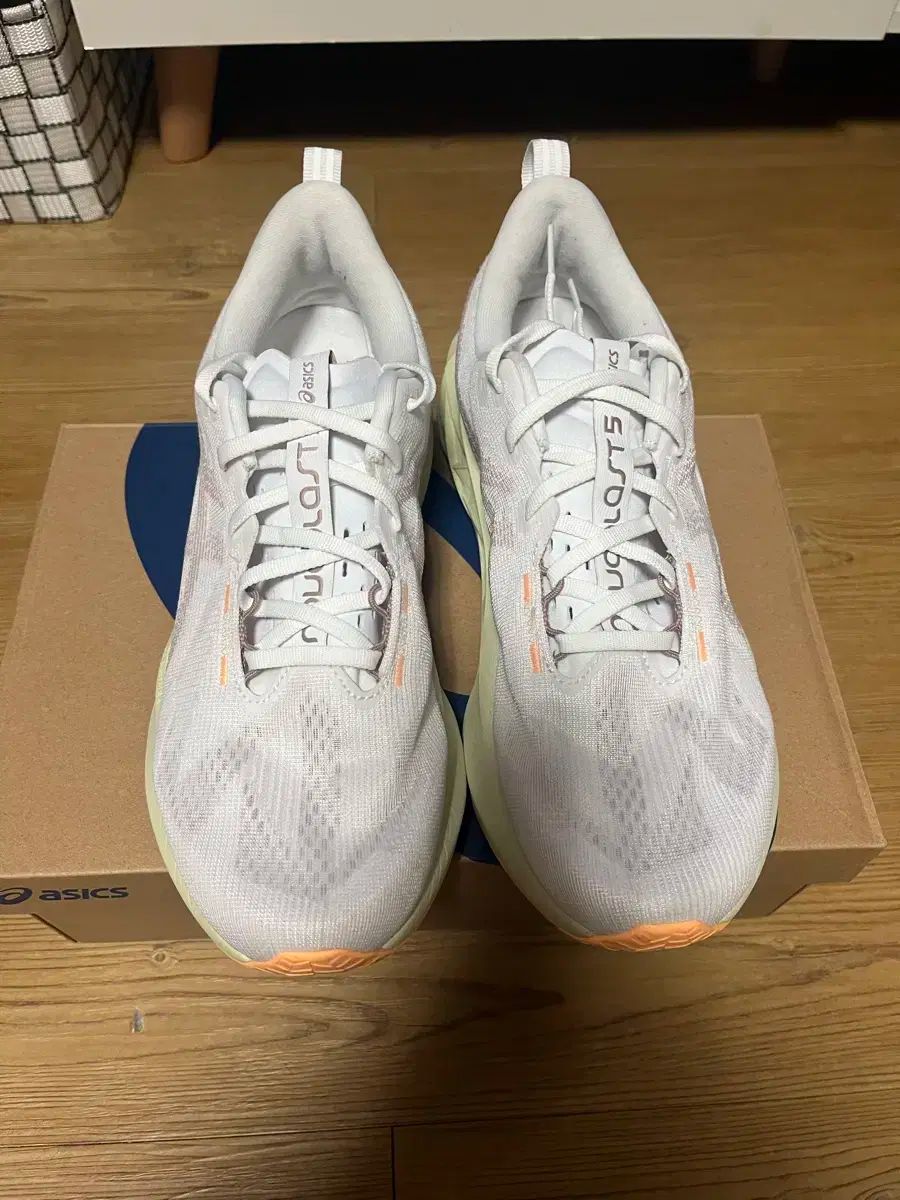 アシックス asics ノヴァブラスト 5 白 280mm