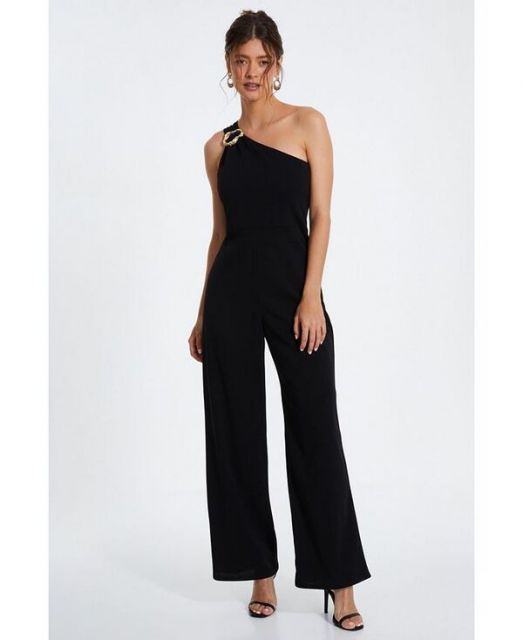 【送料無料】 クイズ レディース カジュアルパンツ ボトムス Women's One-Shoulder Scuba Crepe Jumpsuit With Gold Buckle Black