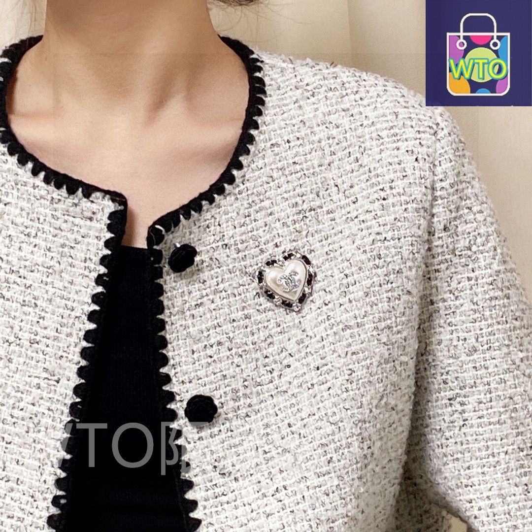 今日 Chanel シャネル 新入荷 シルバー - ブラックレザー ハート型 ブローチ