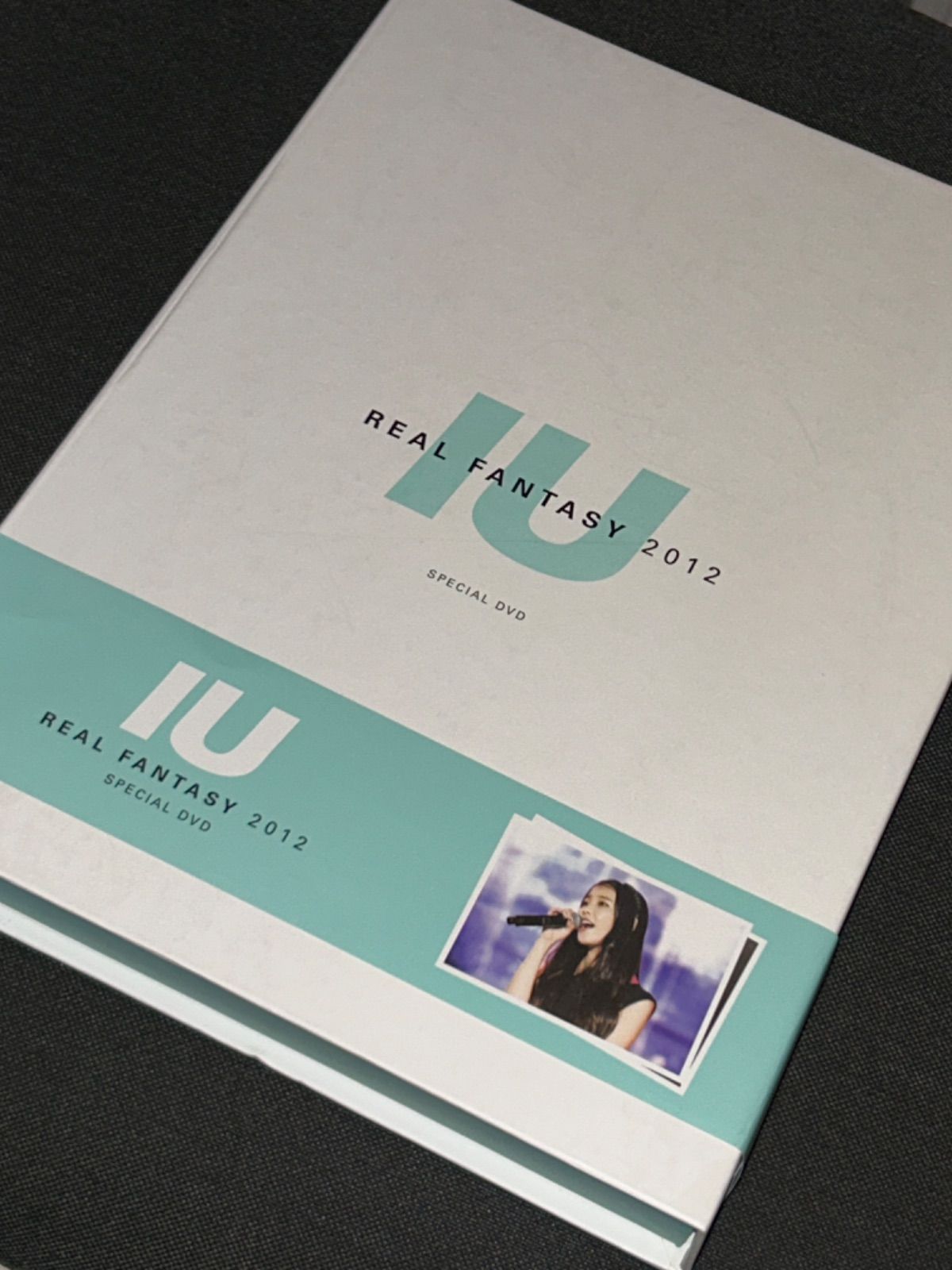 S4120) IU REAL FANTASY 2012 SPECIAL (DVD + 写真集＋トレカ) iu real