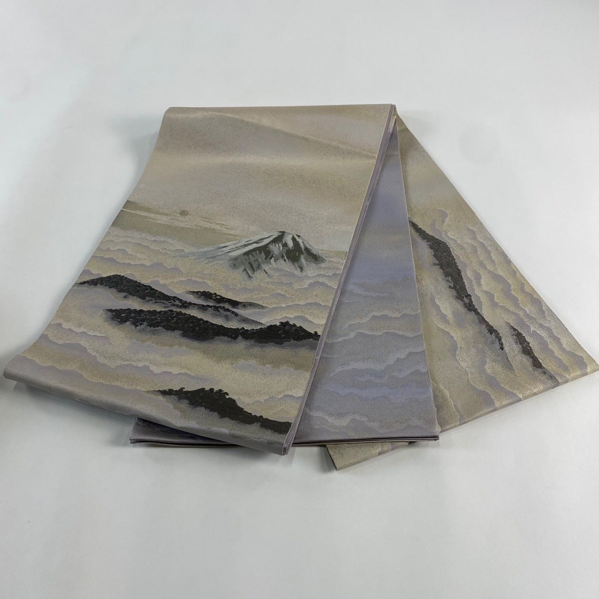 袋帯 秀品 横山大観 落款 富士山 樹木 箔 薄茶色 お太鼓柄 正絹 【中古