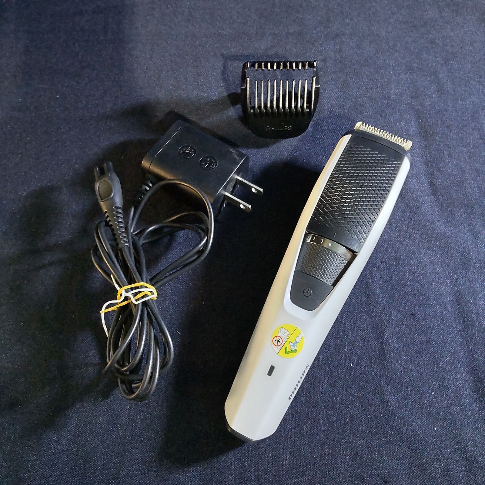 PHILIPS　フィリップス　髭トリマー　BT3213　2020年製　L342