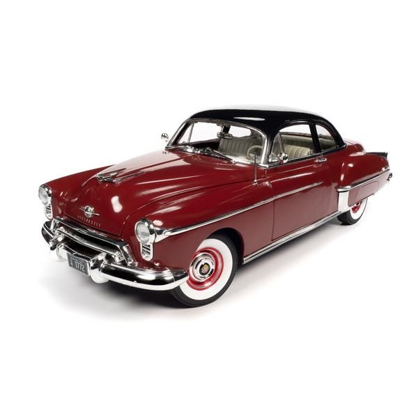 新品 American Muscle 1/18 1950 オールズモビル 77 ホリデー クーペ チャリオットレッド 完成品ダイキャストミニカー AMM1304 [佐川急便]