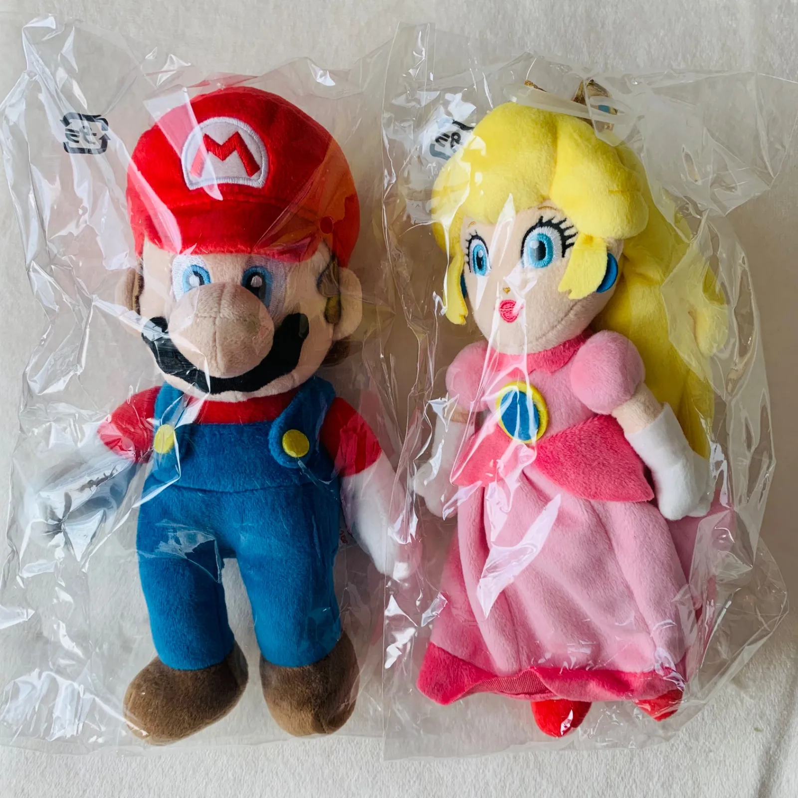スーパーマリオ ぬいぐるみ マリオ ピーチ|mercariメルカリ官方指定