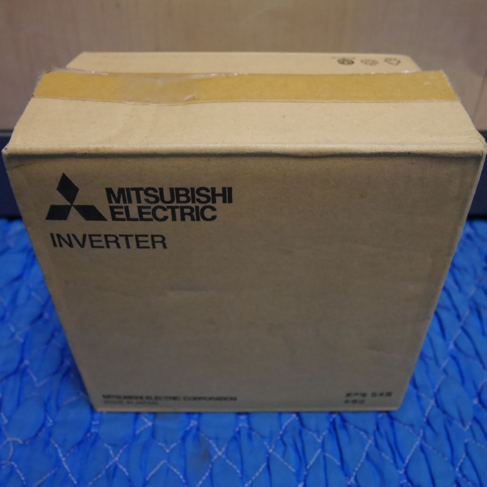 三菱 インバーター FR-E820-1.5K-1 MITSUBISHI 200V