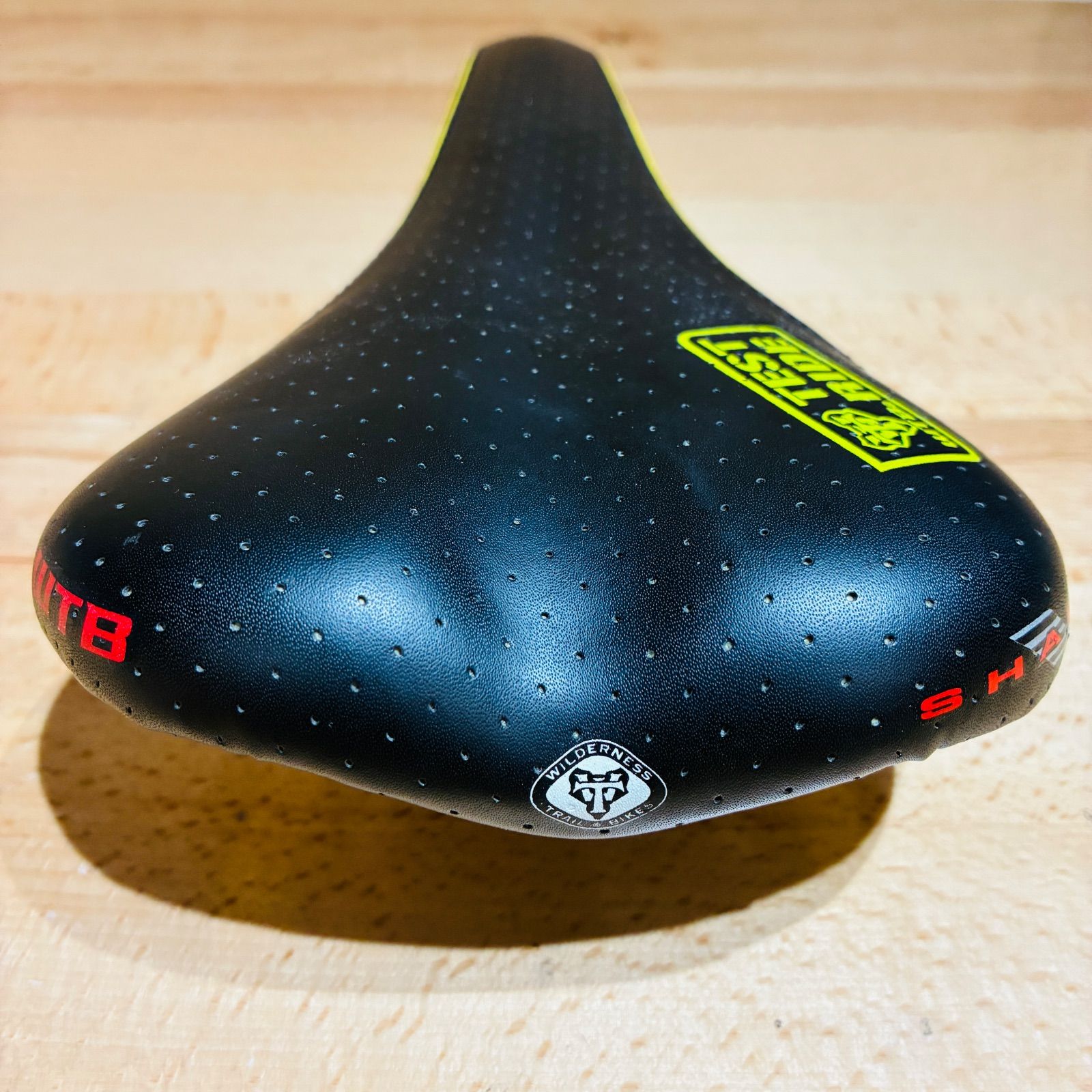WTB Yeti Cycles純正サドル 黒/黄色 WTB Yeti Cycles純正サドル 黒/黄色