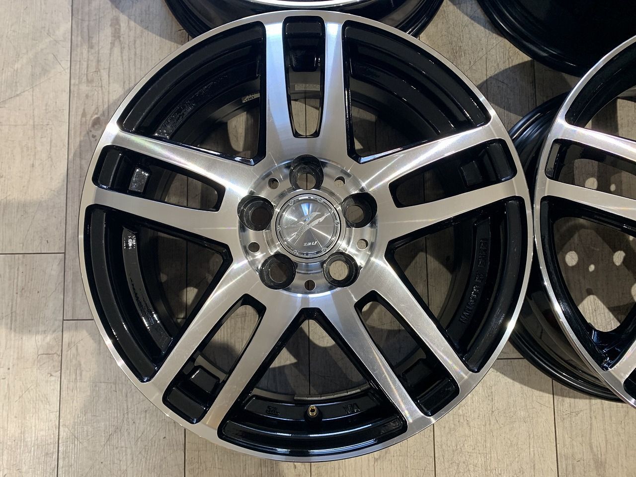 ホイール タイヤ 4本 トヨタ ライズ 純正 17インチ トヨタ ライズ 純正