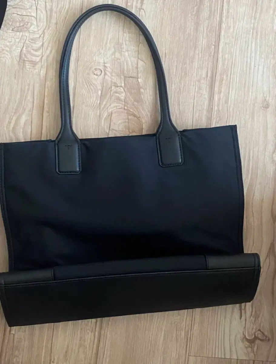 [美品] TORY BURCH トリーバーチ　トートバッグ ブラック　大容量 Tory Burch トリーバーチ トートバッグ ショルダーバッグ 本革