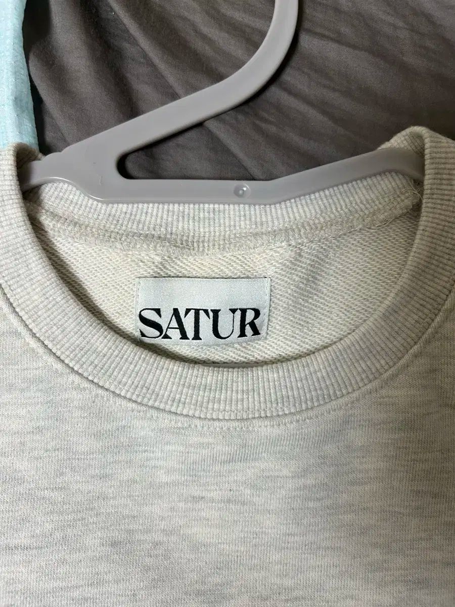  SATUR ロゴ トレーナー Tシャツ トレーナー スウェット トップス
