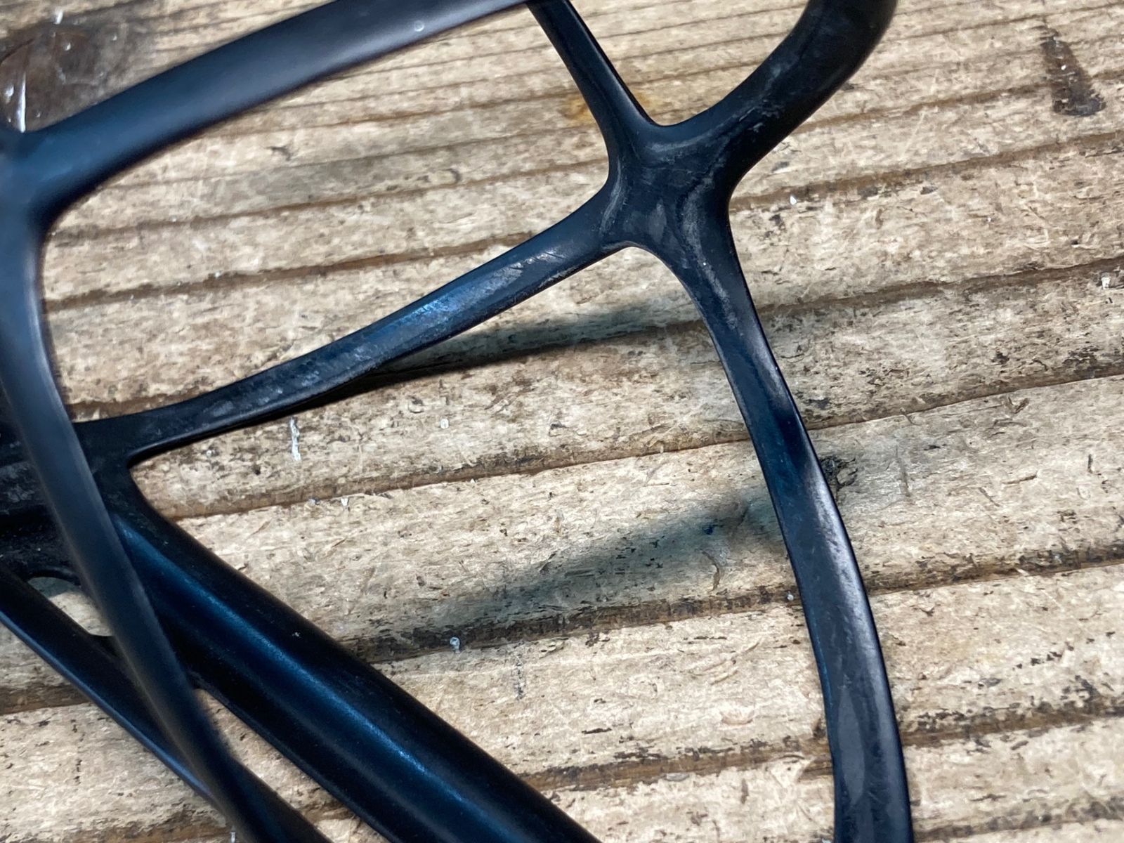 カーボン ボトルケージ