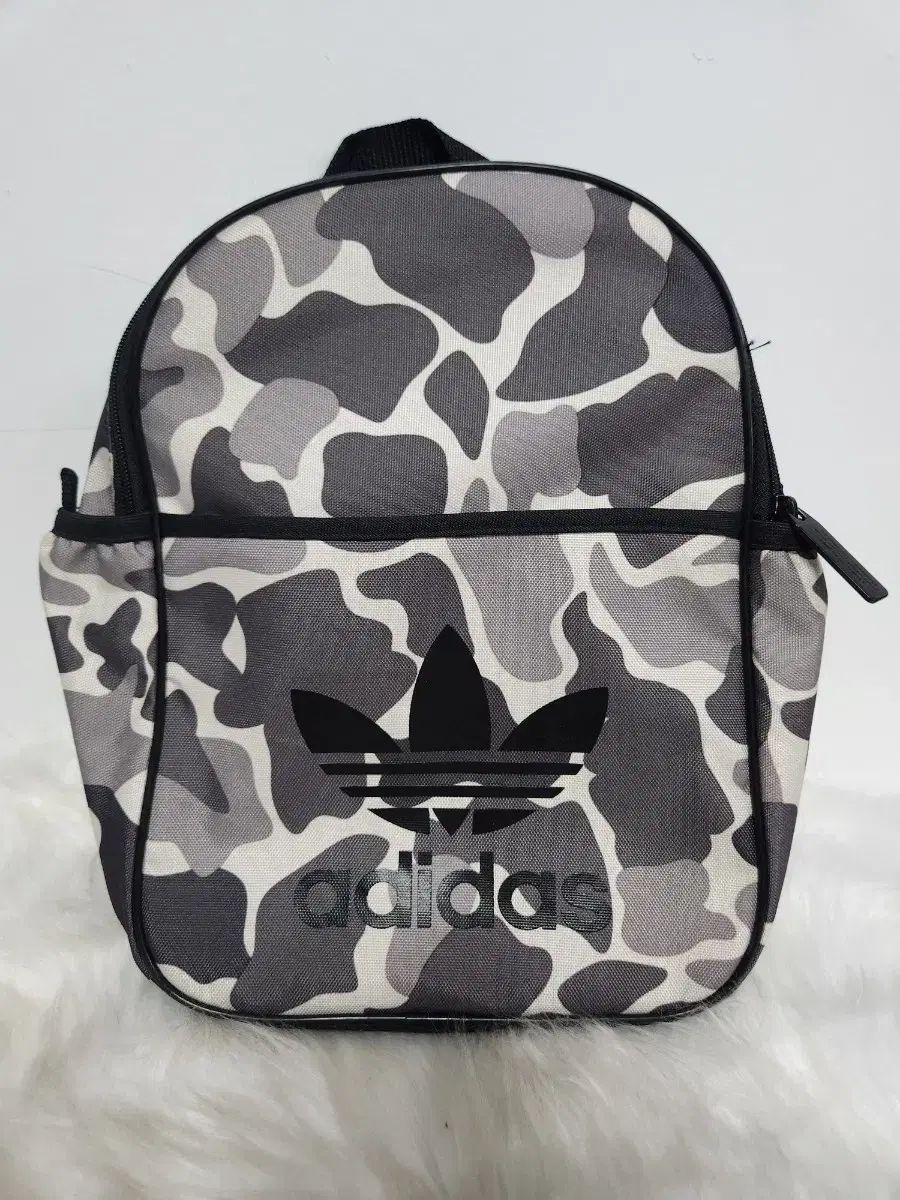 adidas アディダス キッズ カモフラージュ バックパック