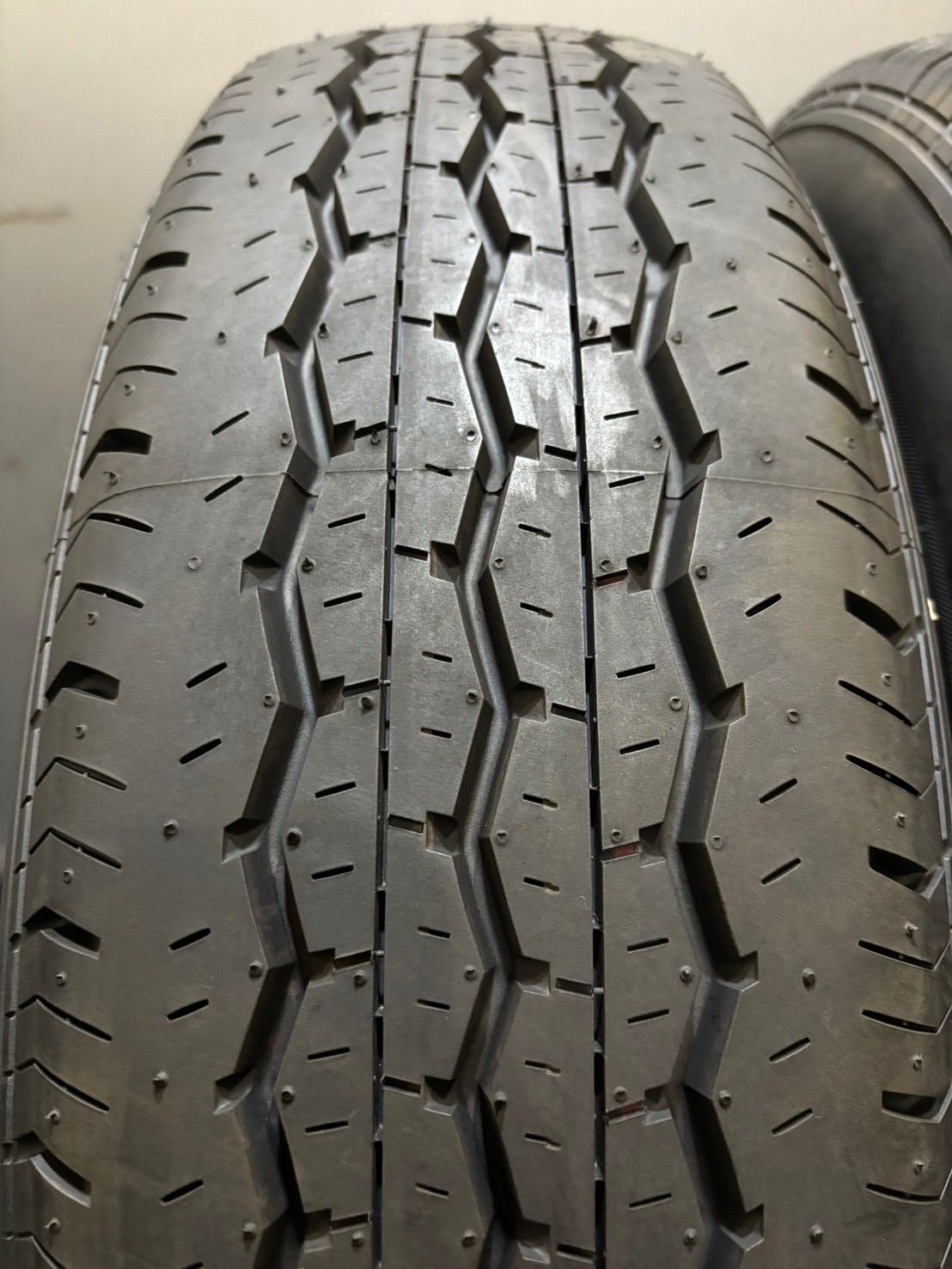 新車外し 195 80R15 107 105N LT BRIDGESTONE RD613 24年 トヨタ 200系 ハイエース 純正 15インチ 6J 35 139.7 6H 夏タイヤ 4本 1-K254 WWW_NOITHATQUANGTHANH_NET