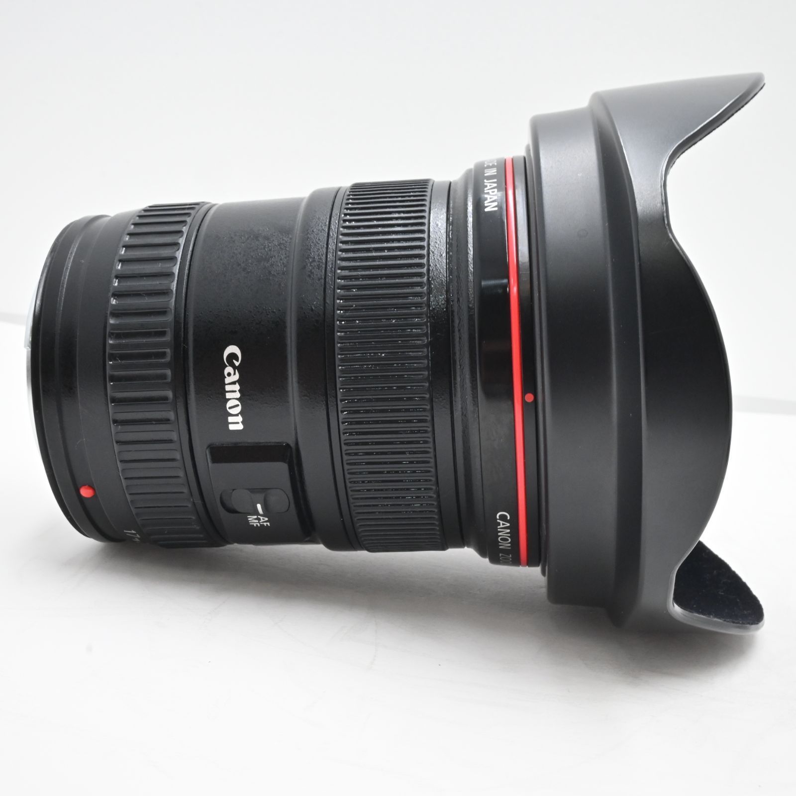 ★キャノン Canon キャノン広角ズームレンズ EF17-40mm F4L USM ＆ レンズフード EW-83E　２点セット Canon EF17-40mm f4 L USM キャノン 広角ズームレンズ