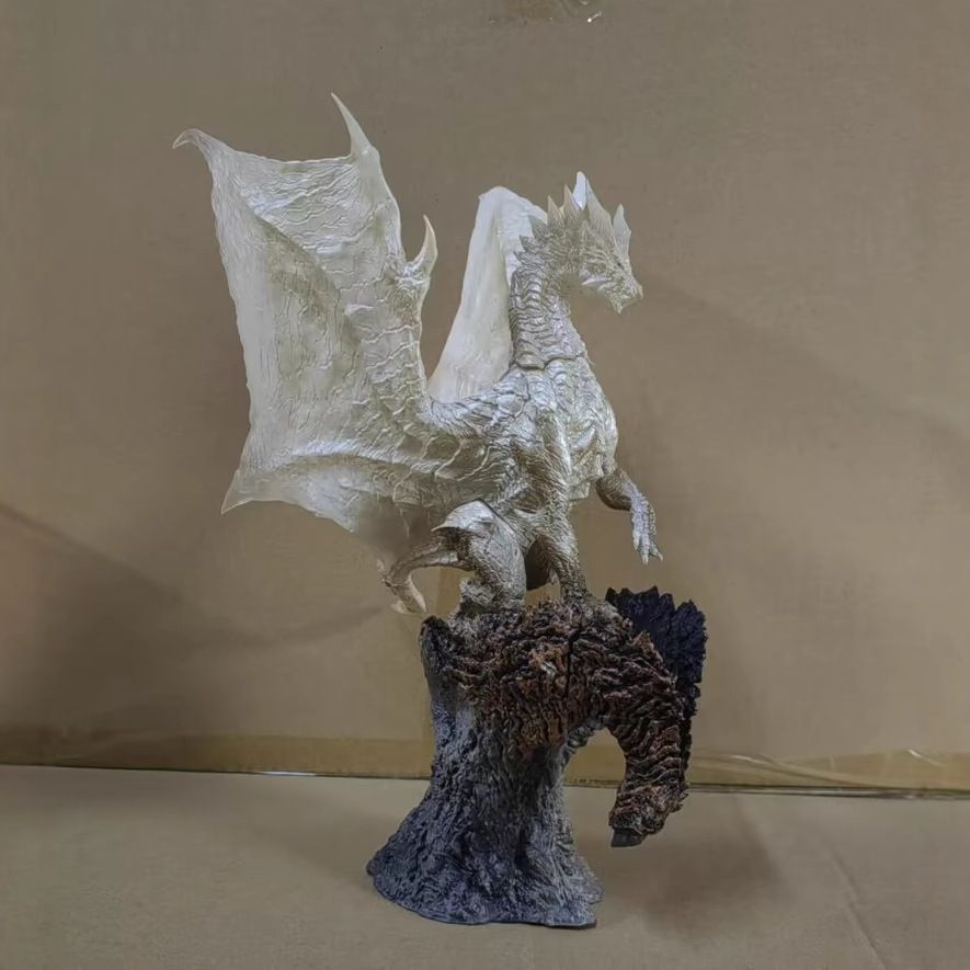 数量限定セール  モンスター・ハンター フィギュア 脱皮状態 クシャルダオラ ゲームキャラクター