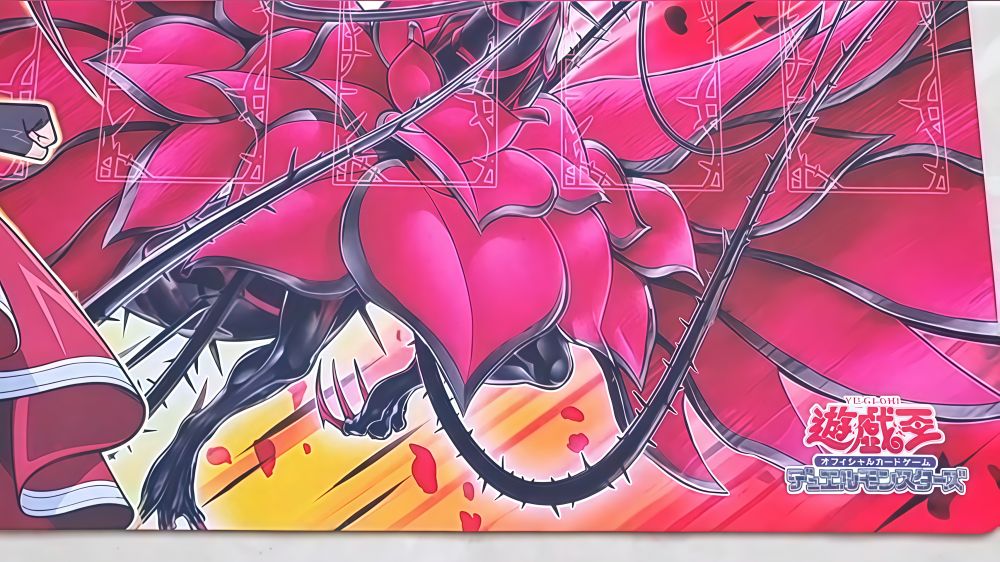 遊戯王　十六夜アキ　黒薔薇の破滅竜　プレイマット 十六夜アキ 黒薔薇の破滅竜 ブランブル・ローズ・ドラゴン