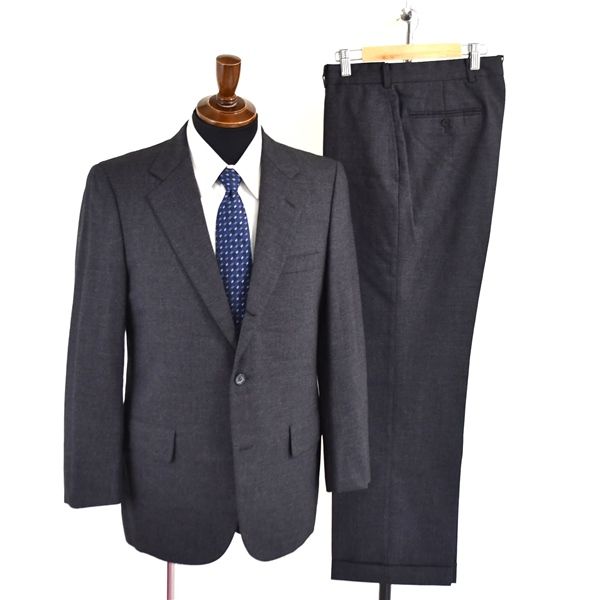 DOLCE&GABBANA スーツ 48サイズ グレーストライプ 裾直し済 美品 DOLCE&GABBANA スーツ 48サイズ グレーストライプ 裾直し済 美品