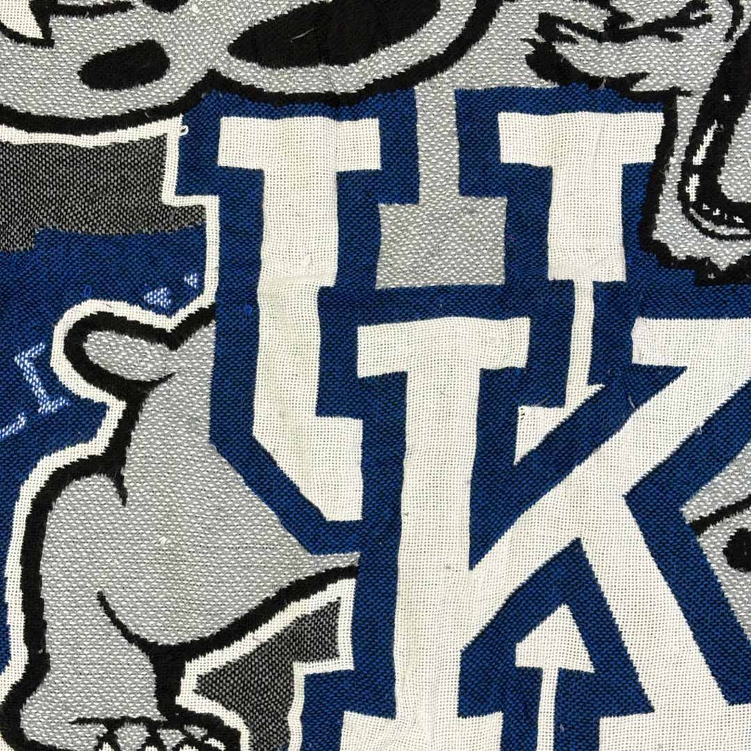 vintageラグ カーペット NCAA USA製 ケンタッキー大学 1754 vintageラグ カーペット NCAA USA製 ケンタッキー大学 1754 - メルカリ