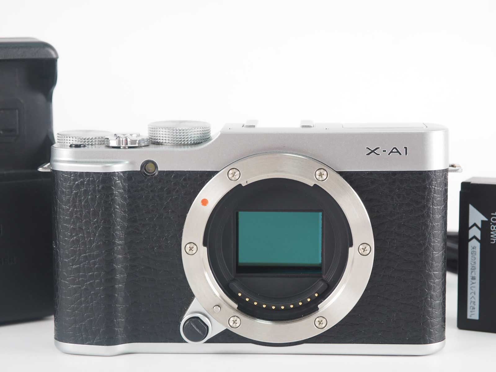 富士フィルム Fujifilm Fuji X-A1 16.3MP Mirrorless Digital Camera Body Silver Z4810A