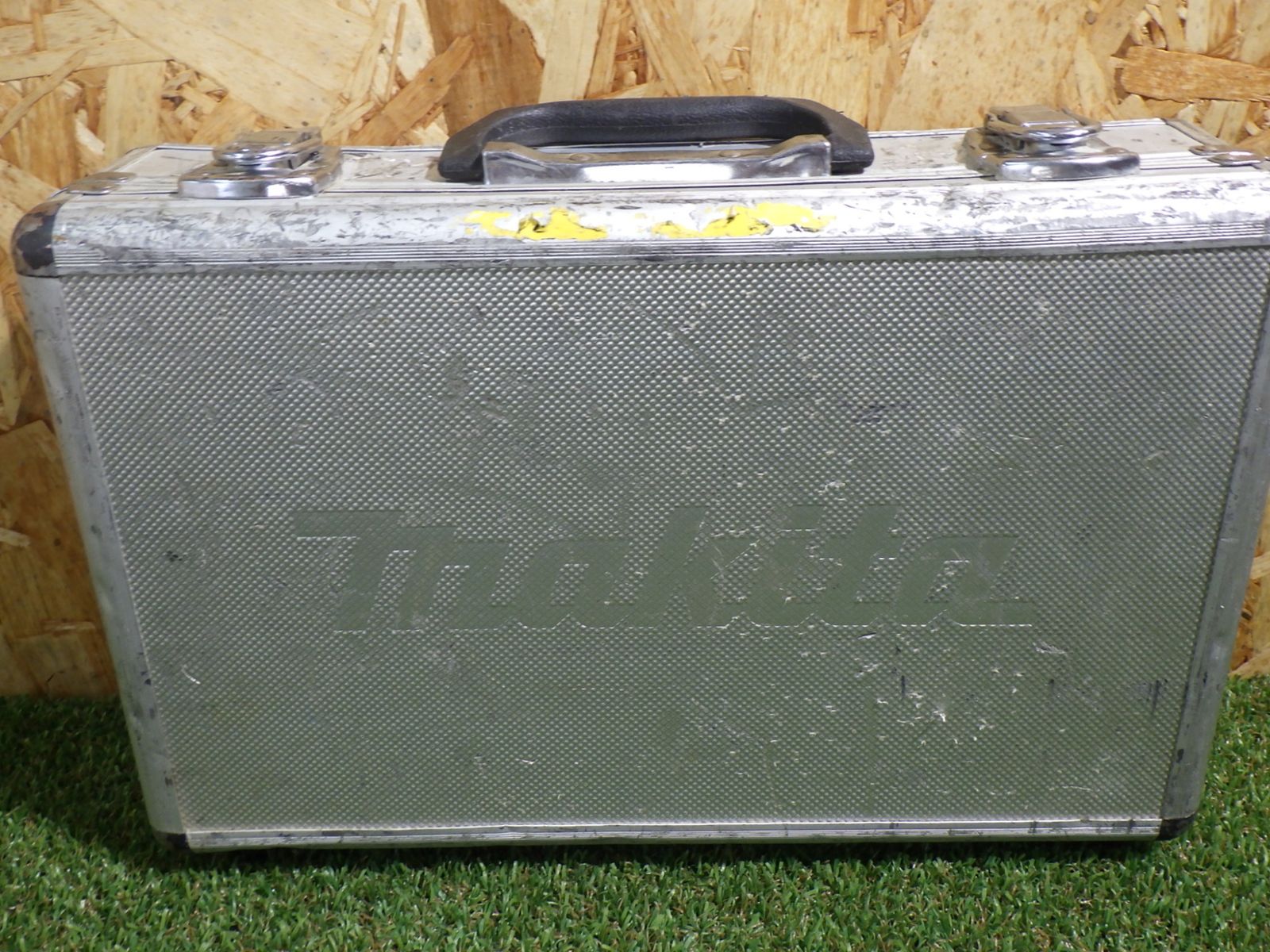 ペンインパクトドライバー TD021D