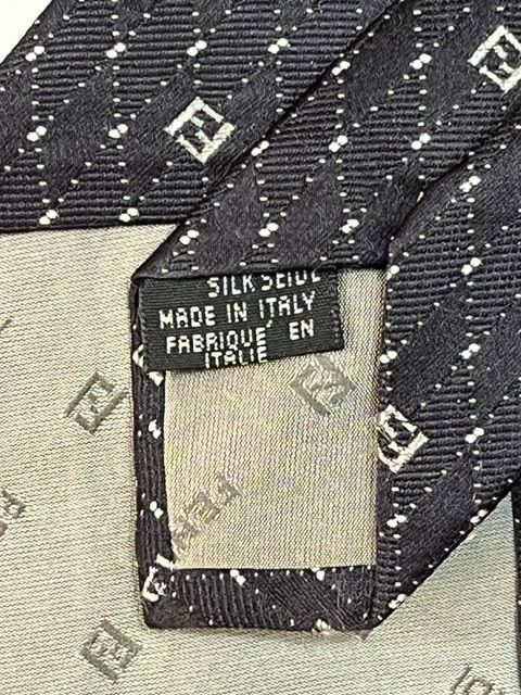 ネクタイ　ブランド　フェンディ　FENDI　FF柄　上級折柄　ITALY