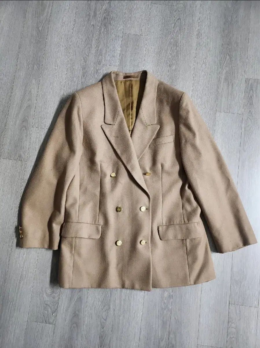 バーバリー ゴールド ジャケット 88