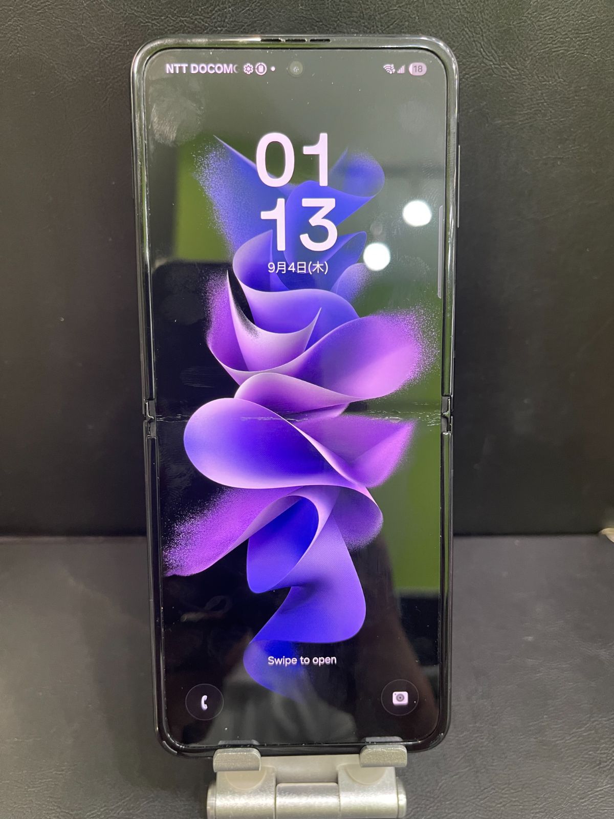 5/20まで限定価格Galaxy Z Flip3 5G 128GBブラックsimフリー 動作確認済み IMEI355253363186988 28,500円