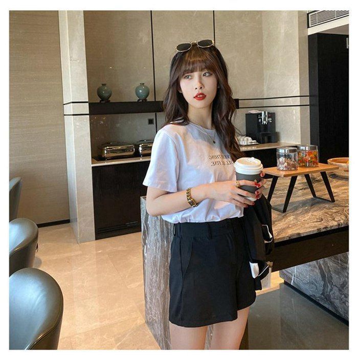春夏の万能トップス✴︎シンプルでお洒落！デートや女子会、夜の仕事にも大活躍！ Tシャツ レディース 未使用 春 夏 トップス 涼しい 半袖 文字 t