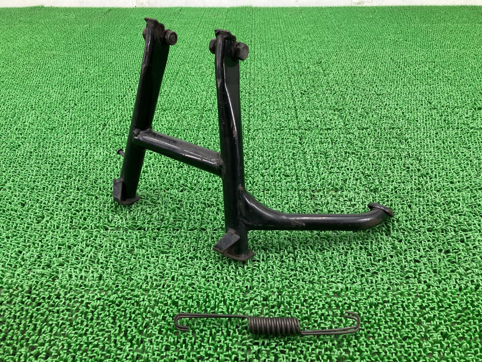 GPX750R センタースタンド カワサキ 純正 中古 バイク 部品 ZX750F-002