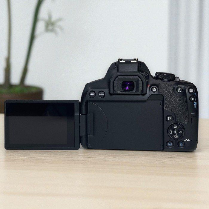 展示品）Canon キヤノン EOS Kiss X10i ダブルズームキット EF