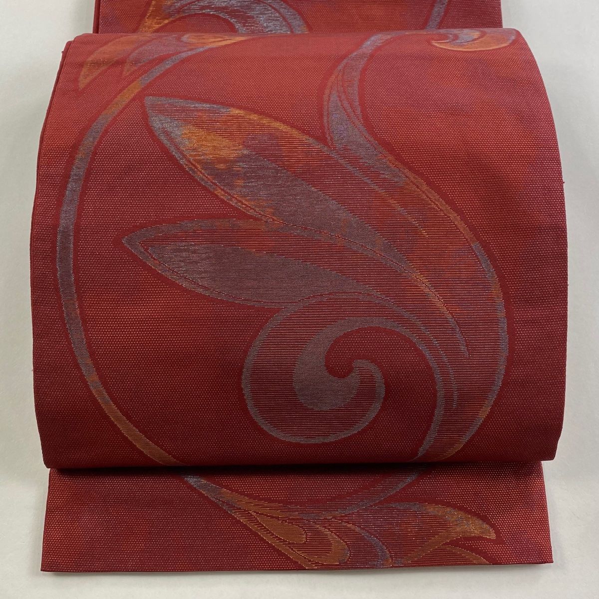 袋帯 桝屋高尾 落款 洛風林 唐草 箔 えんじ色 六通 正絹