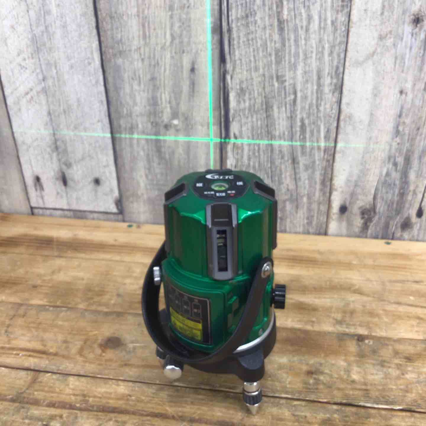 グリーンレーザー墨出し器