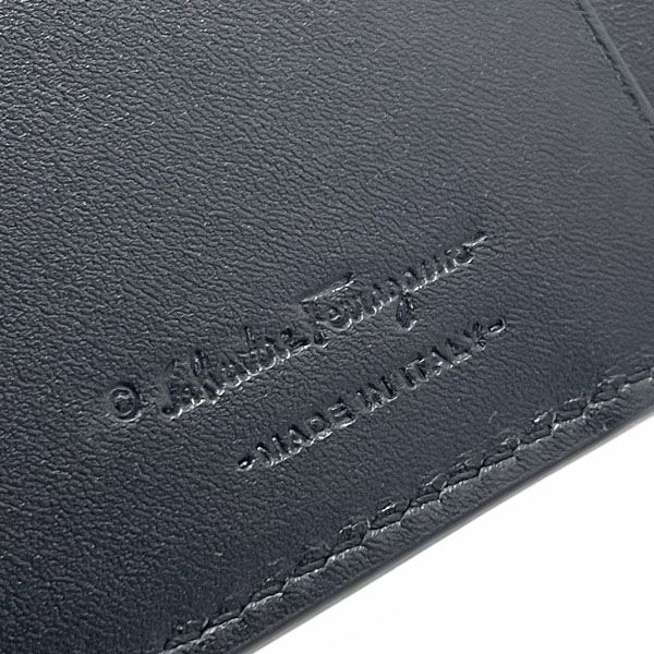 サルヴァトーレ フェラガモ カードケース ロゴ カードホルダー 型押し レザー 革 ブラック 黒 ネイビー系 紺 66 0719 Salvatore Ferragamo バイ 名刺入れ カード入れ IC ID パスケース 定期入れ 通勤 通学 NEXPOTALLINN_EU