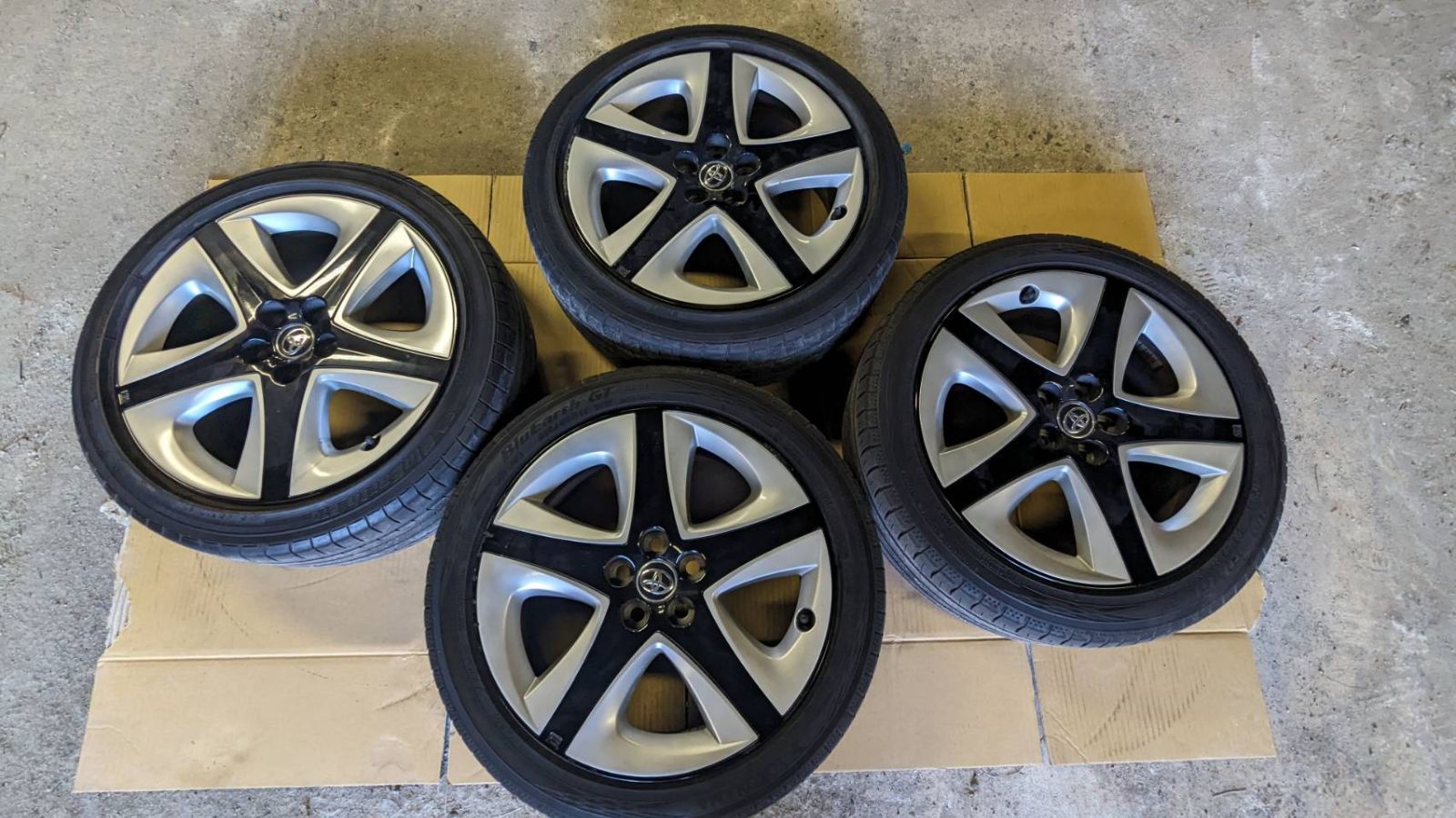 ZVW50 前期 プリウス アルミホイール　50　7J　PCD 100　トヨタ ZVW50 前期 プリウス アルミホイール 50 7J PCD 100 トヨタ