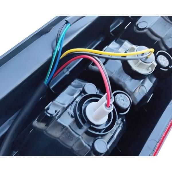 NV350 E26 キャラバン テールランプ 左右 補修パーツ ランプ バック