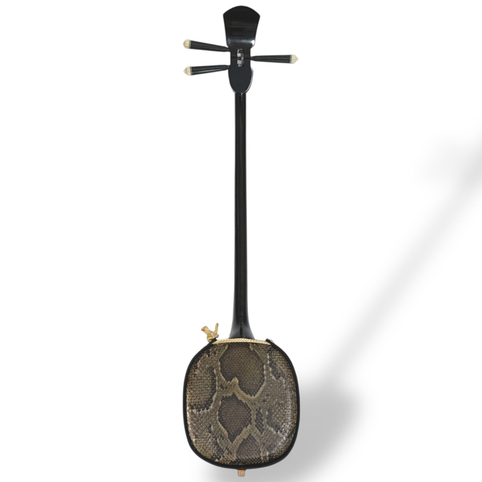 沖縄三線 真壁型 蛇皮 ハードケース付 - メルカリ