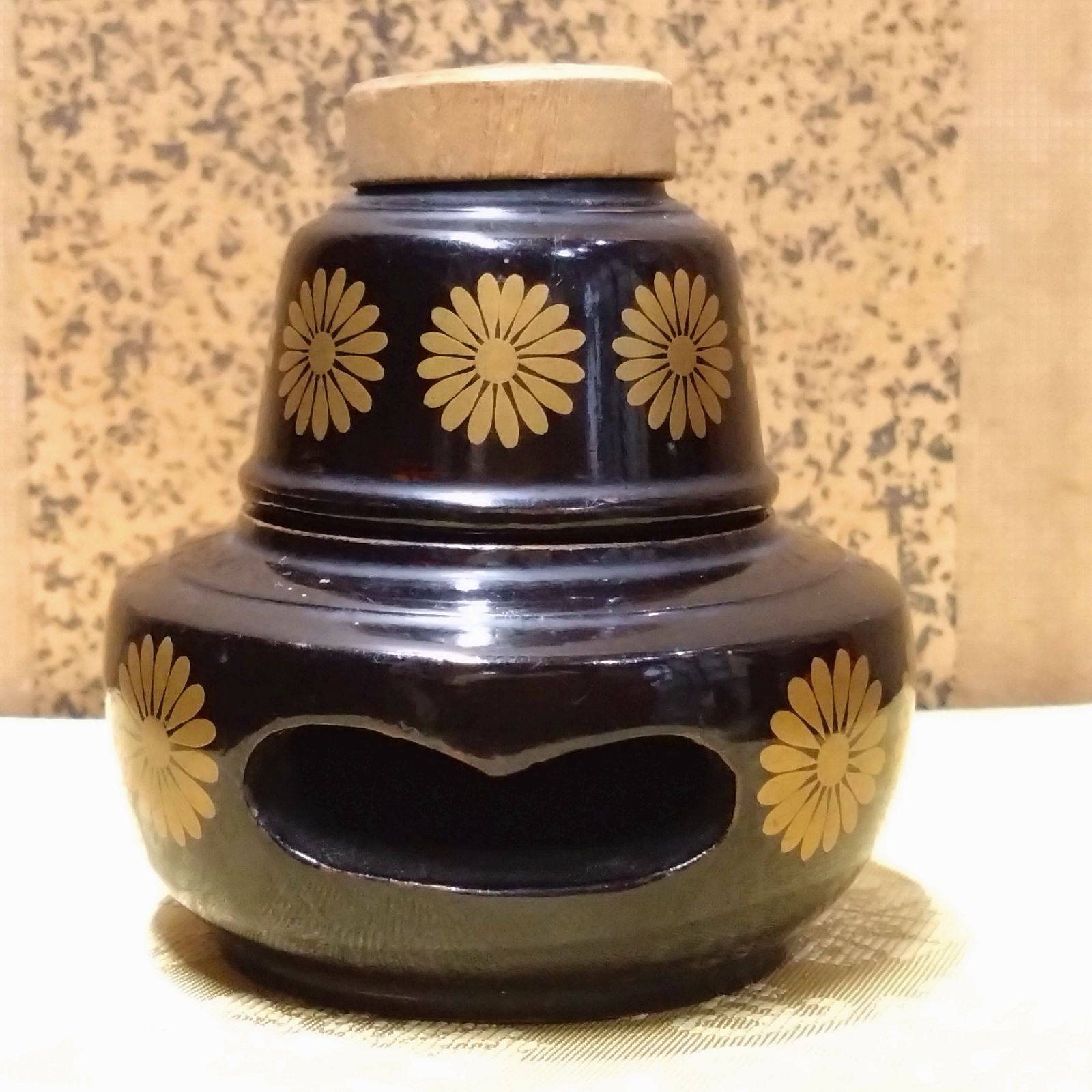 炉(茶釜）、茶箱、耳盥(みみだらい）、重箱の4点セット（雛道具 