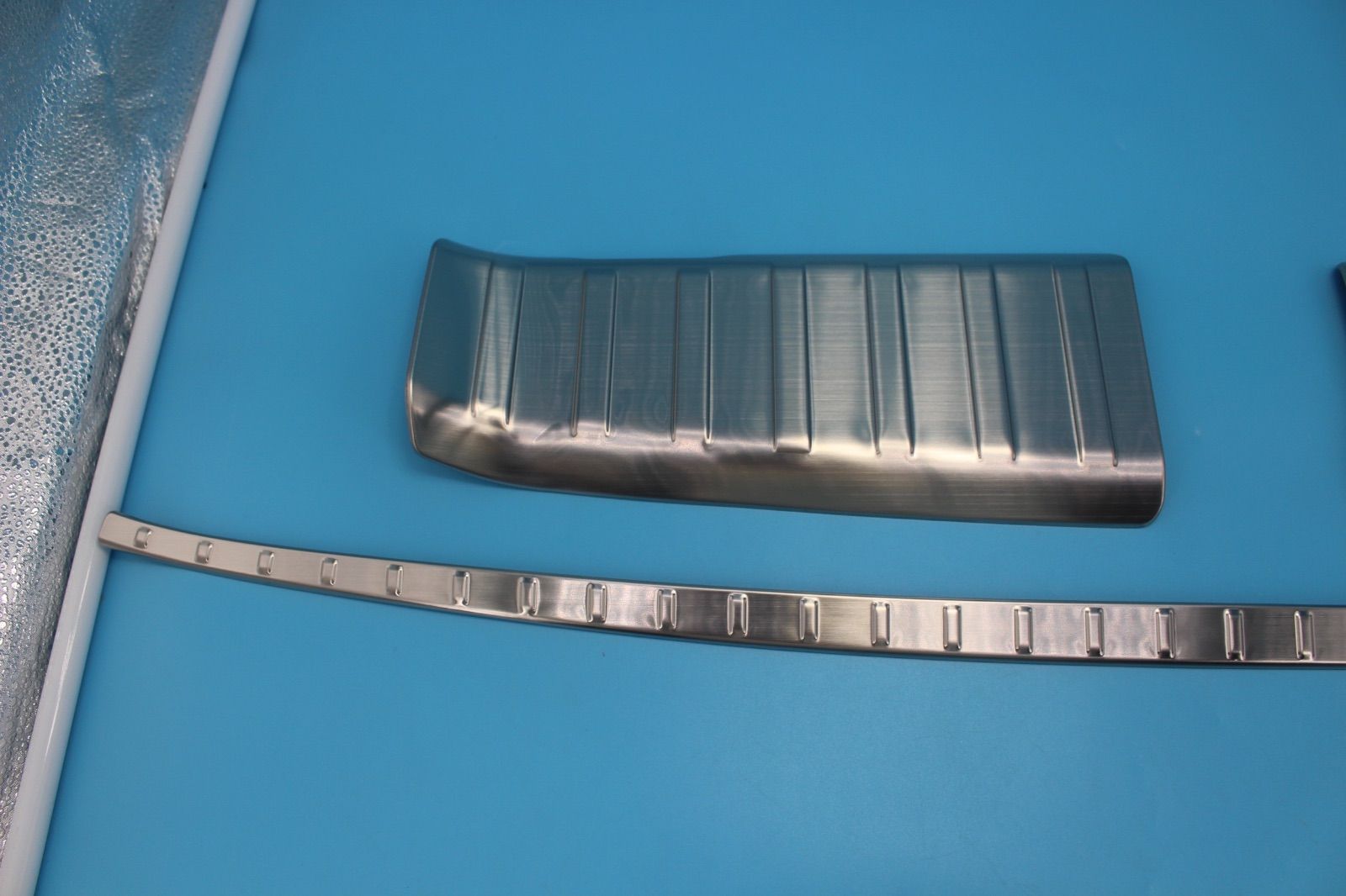 プリウス60系 Prius60系 内 外バンパーステップガード