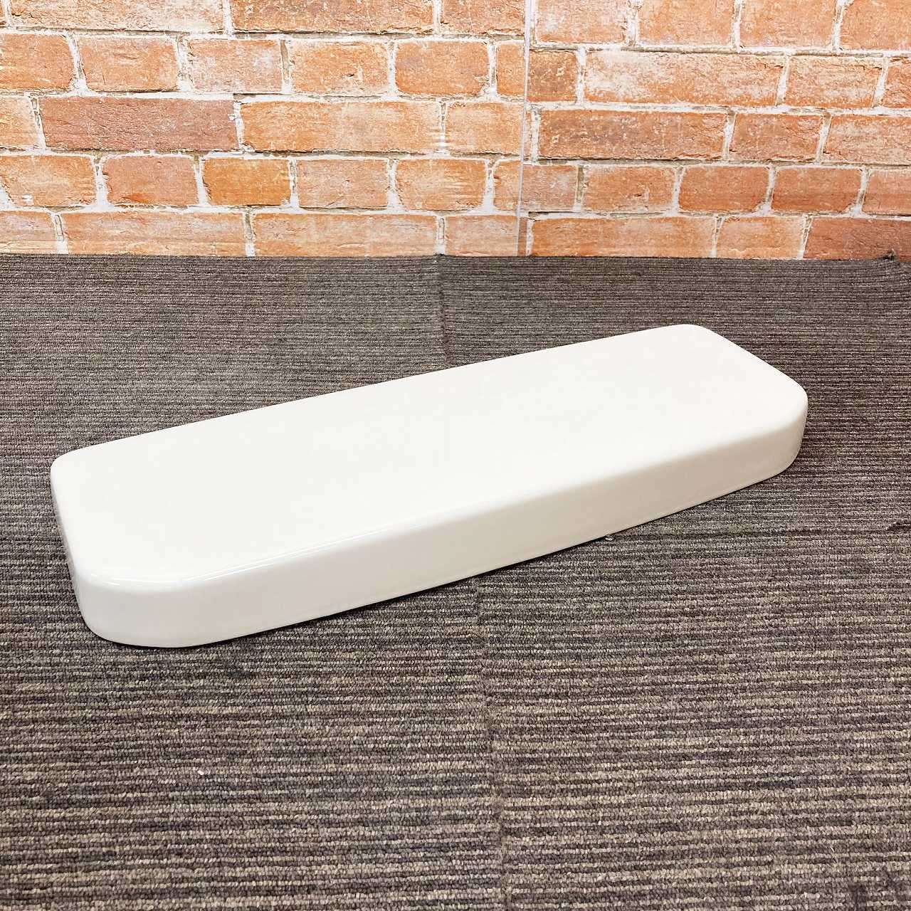 品 洋式 トイレ 便器 型番不明 タンク用の蓋 ふた アイボリー系 2I092202