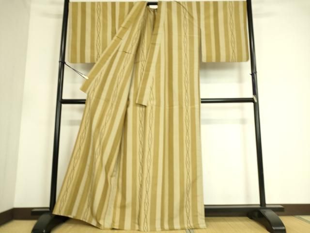 平和屋着物▽上質な紬　単衣　絣間道　正絹　逸品　DAAS0546az 平和屋着物▽上質な紬 単衣 絣間道 正絹 逸品 DAAS0546az - メルカリ