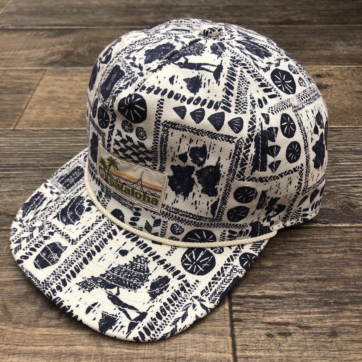 未使用品 パタゴニア メッシュキャップ ネイビー ハワイ限定 ハレイワ トビウオ 未使用品 パタゴニア メッシュキャップ ネイビー ハワイ限定 ハレイワ