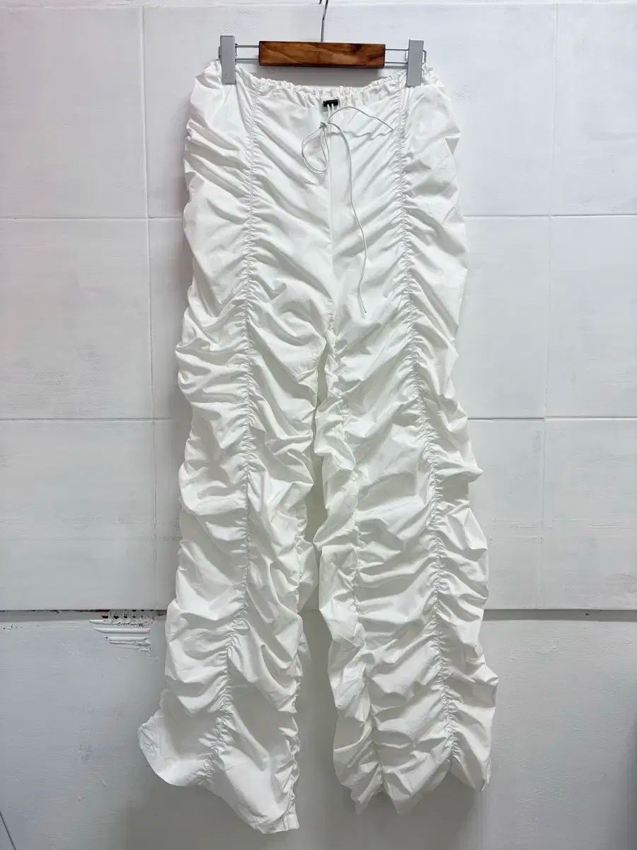 SHEIN Y2K ファンキー 白 シャーリング パンツ