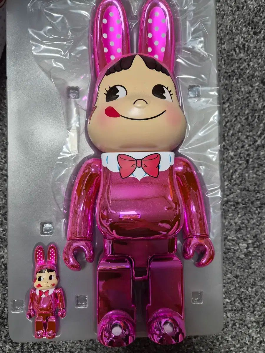 BE@RBRICK(ベアブリック) ペコちゃん ラブリック ピンククローム
