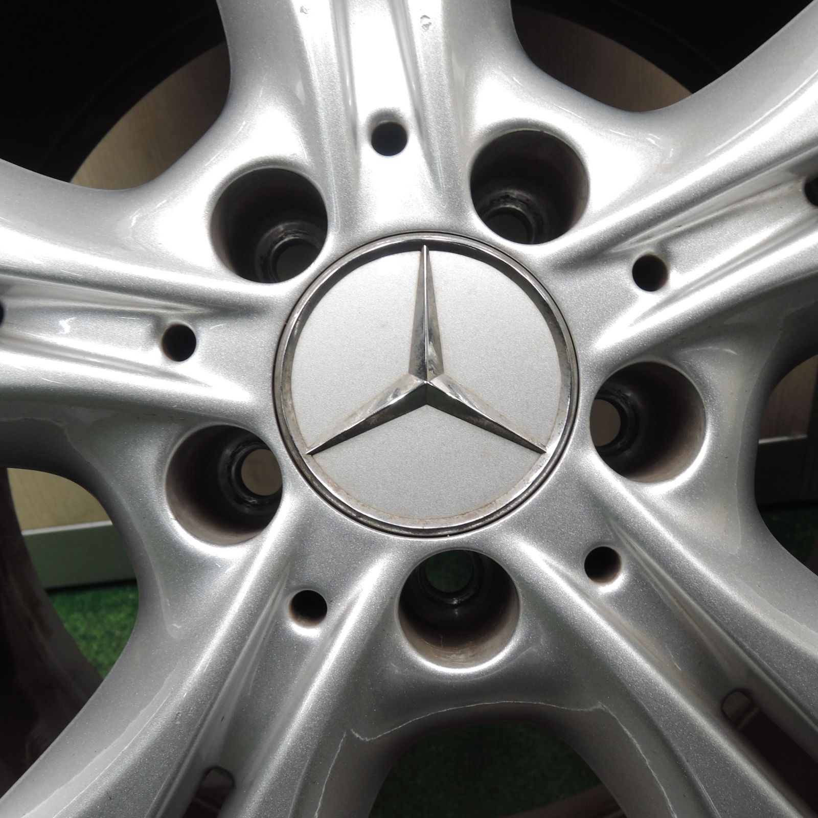 送料無料* バリ溝！キレイ！9分☆ベンツ Cクラス W205 純正 225