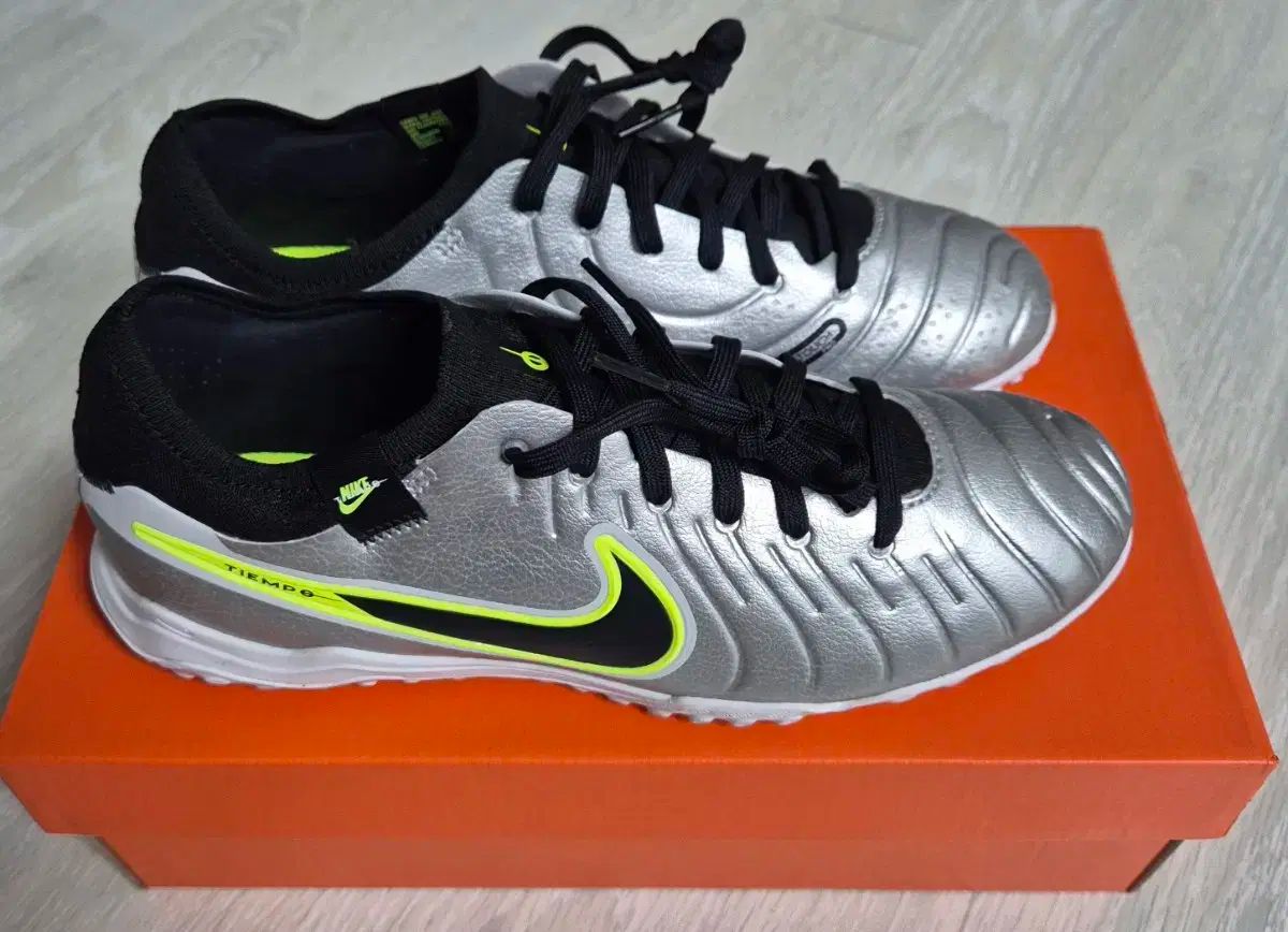 NIKE ナイキ ティエンポ レジェンド 10 プロ TF 265