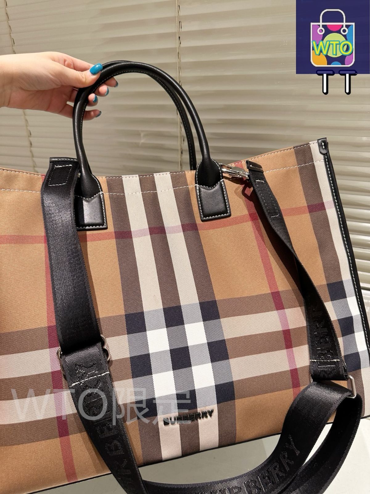 新品　未使用　タグ付き　Burberry バーバリー LOLA ローラ バッグ バーバリー」が“ローラバッグ”のポップアップを伊勢丹新宿店